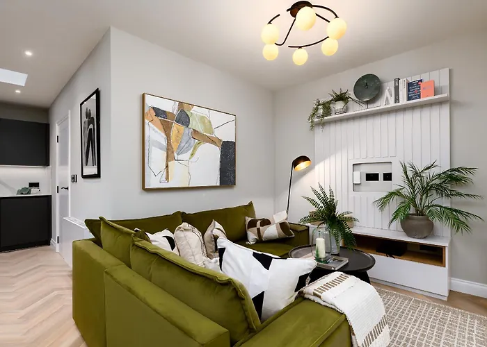 56 Park Street - Urban Апартаменти