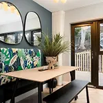 56 Park Street - Urban Apartman