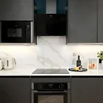 56 Park Street - Urban Apartman *